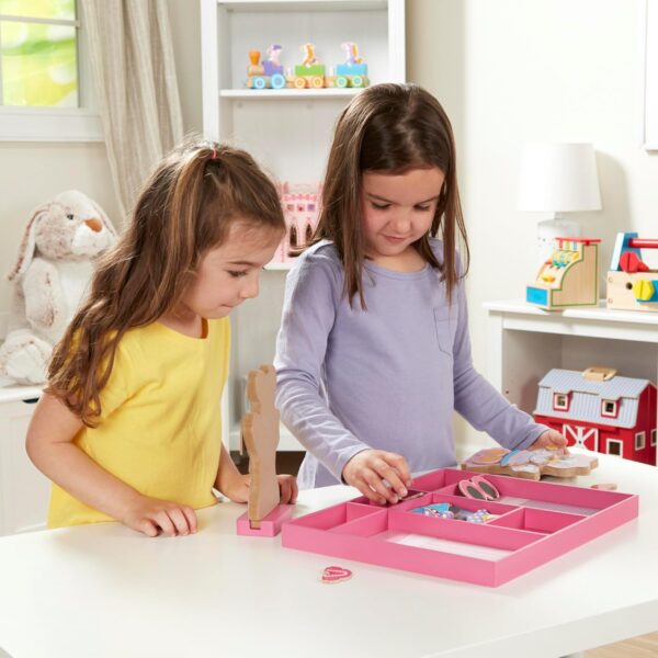 Melissa & Doug Disney Minnie Mouse and Daisy Duck Magnetic - Image 2